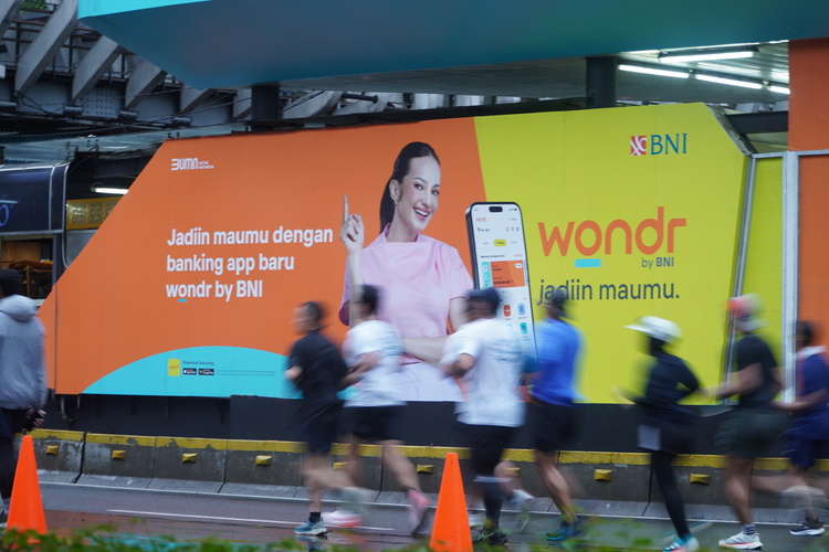 Placing an ad on a non-BRT bus shelter