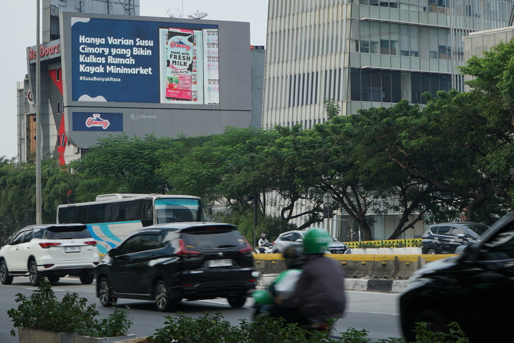 product-advertising-visual-examples