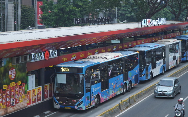 bus-shelter-advertising