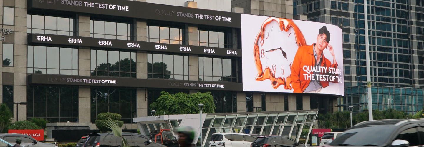 Strategic Ad Examples: Placement, Messaging, and Visuals
